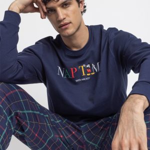 🛌 Pijama Hombre Disney by ADMAS | Modelo Mickey “Nap Time” | Conjunto de Dos Piezas de Algodón Suave | Camiseta Azul Marino y Pantalón Largo a Cuadros | Tallas M-L-XL | Envío en 24h y Gratis desde 70 € 🚚✨ modelo 63224 talla xl