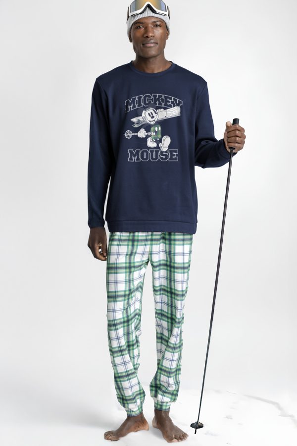 Pijama de Hombre Admas “Mickey Mouse” con Camiseta Azul Marino de Manga Larga y Pantalón Largo de Cuadros Verdes – Suavidad, Estilo y Diversión para tus Noches de Descanso 💙🧵✨ modelo 63917 talla xl