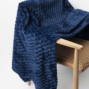 ¡Transforma tu hogar con la manta Admas modelo 69111 Jacquard! Confort, suavidad y estilo en un solo producto