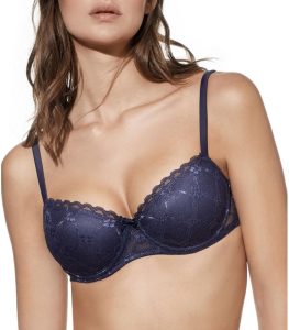 Selene Brigitte push-up