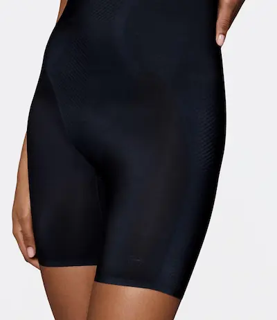 Short Alto Moldeador Triumph BMU Illusion Curve Super HW Mid-Thigh - Imagen 3